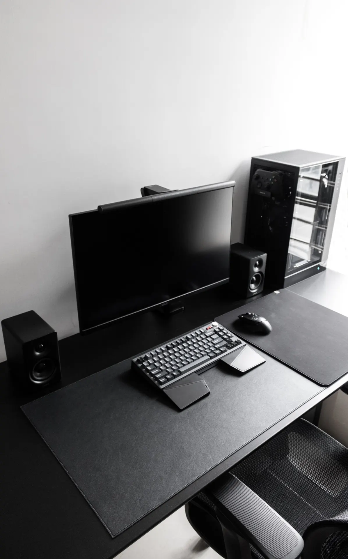 Su Yekai's workspace — study-everyday setup, photo 1 of 4