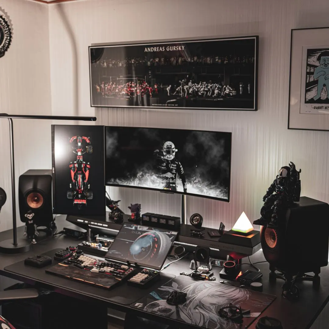 Tae Seok's workspace — content-creative setup, photo 2 of 4