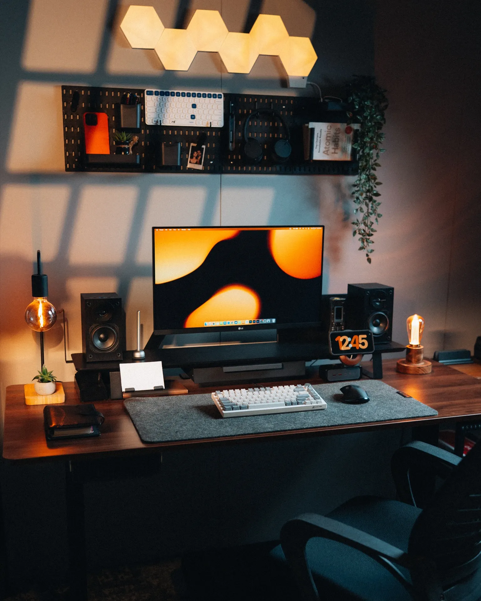 Tech X MM's workspace — content-creative setup, photo 2 of 4