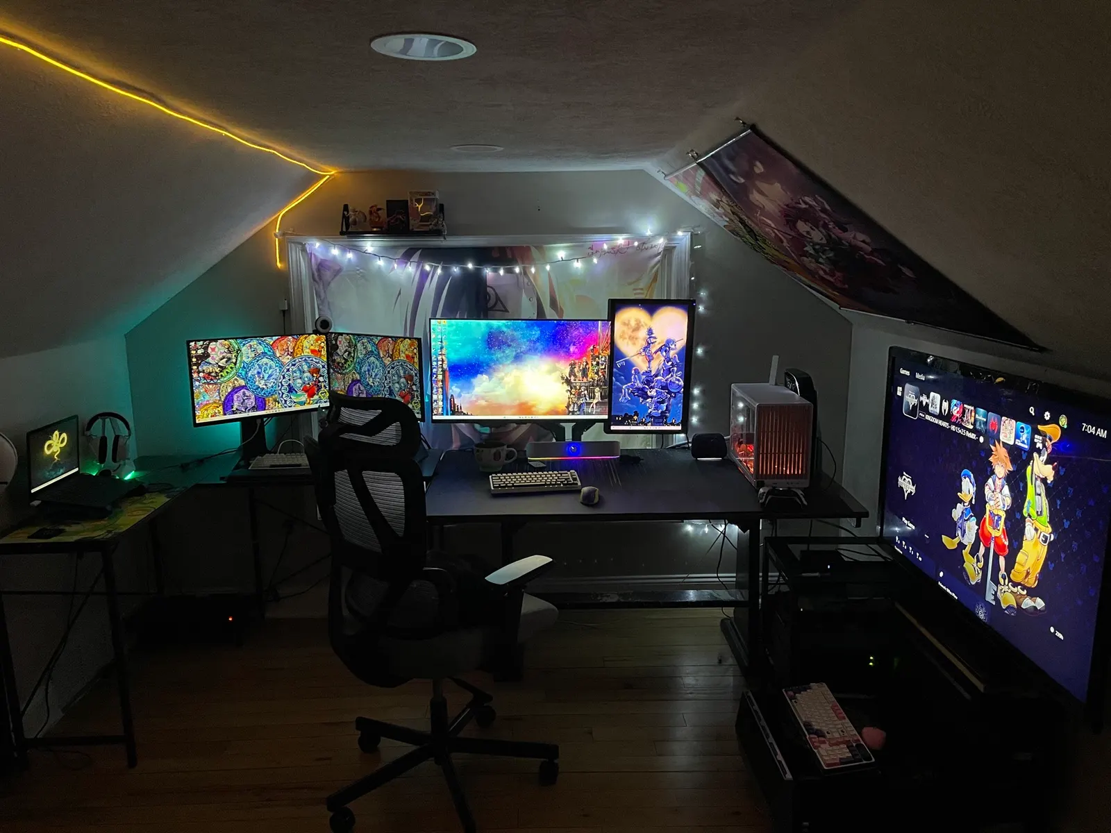 Togaman's workspace — gaming setup, photo 2 of 4
