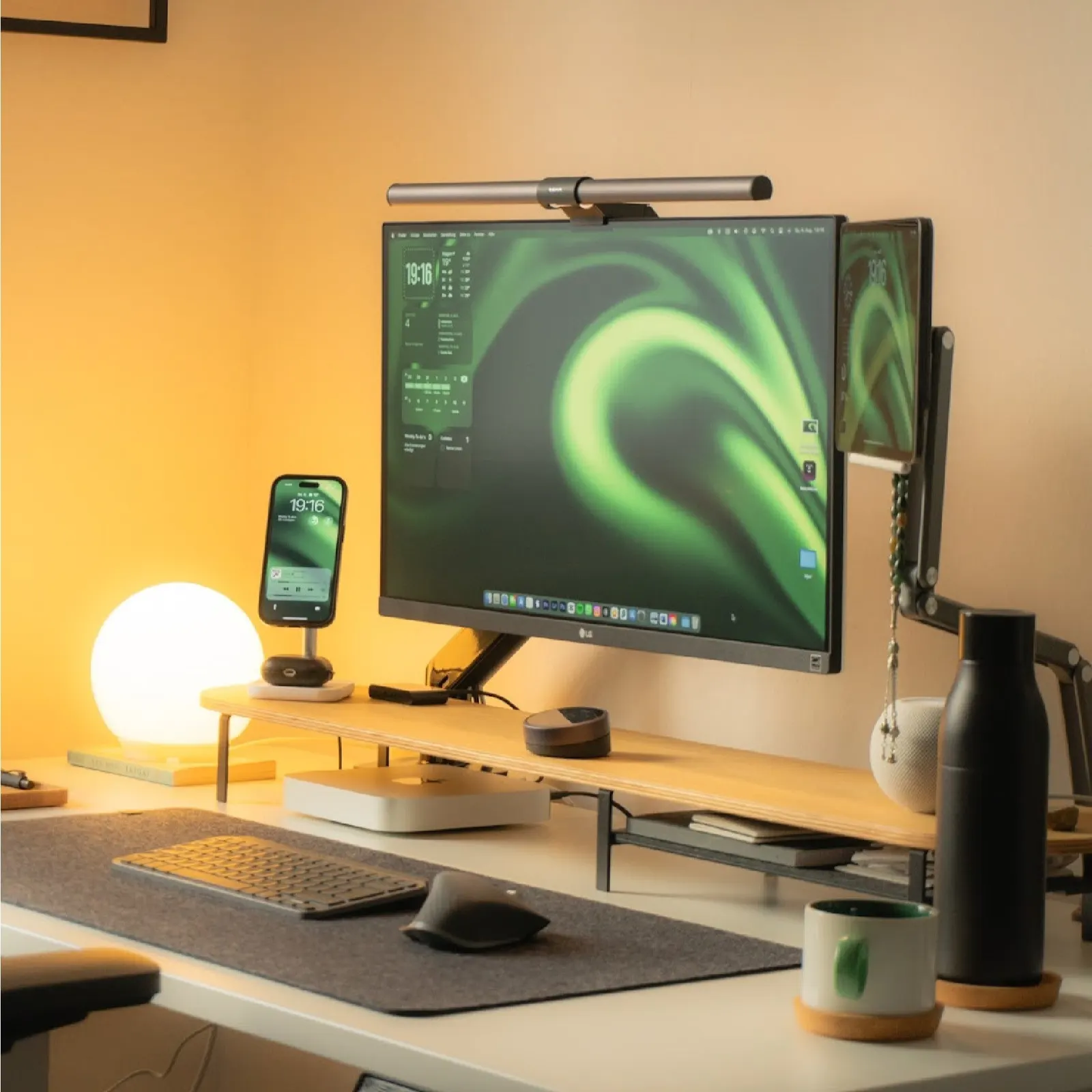 Ugur's workspace — study-everyday setup, photo 1 of 4