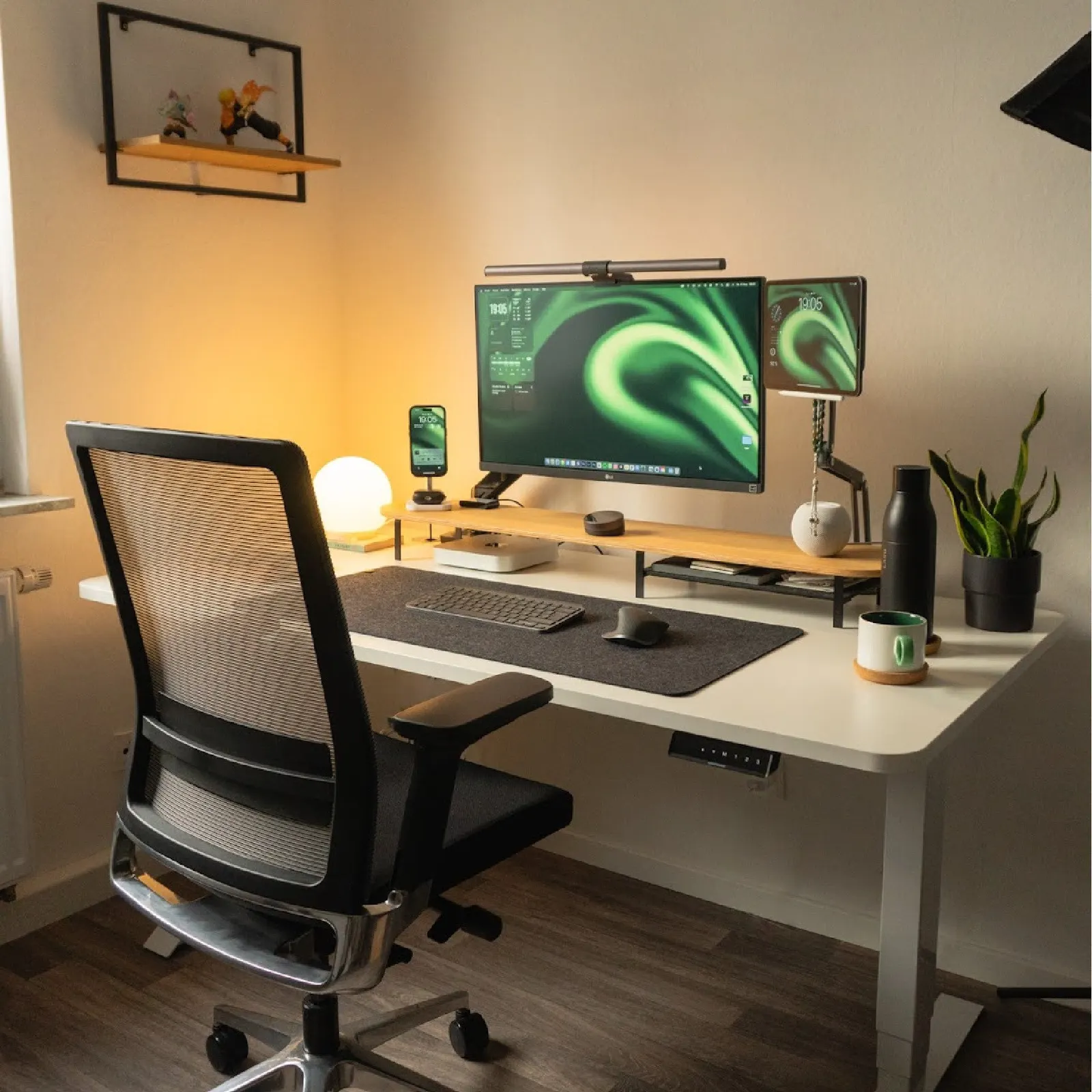 Ugur's workspace — study-everyday setup, photo 3 of 4