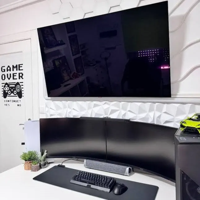 Vdukenn's workspace — gaming setup, photo 3 of 4