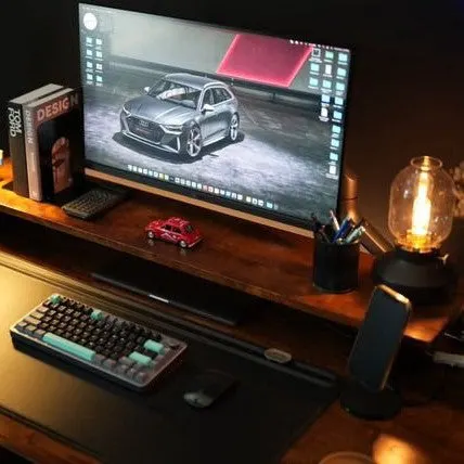 Vel Oliver's workspace — content-creative setup, photo 2 of 4