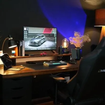 Vel Oliver's workspace — content-creative setup, photo 3 of 4