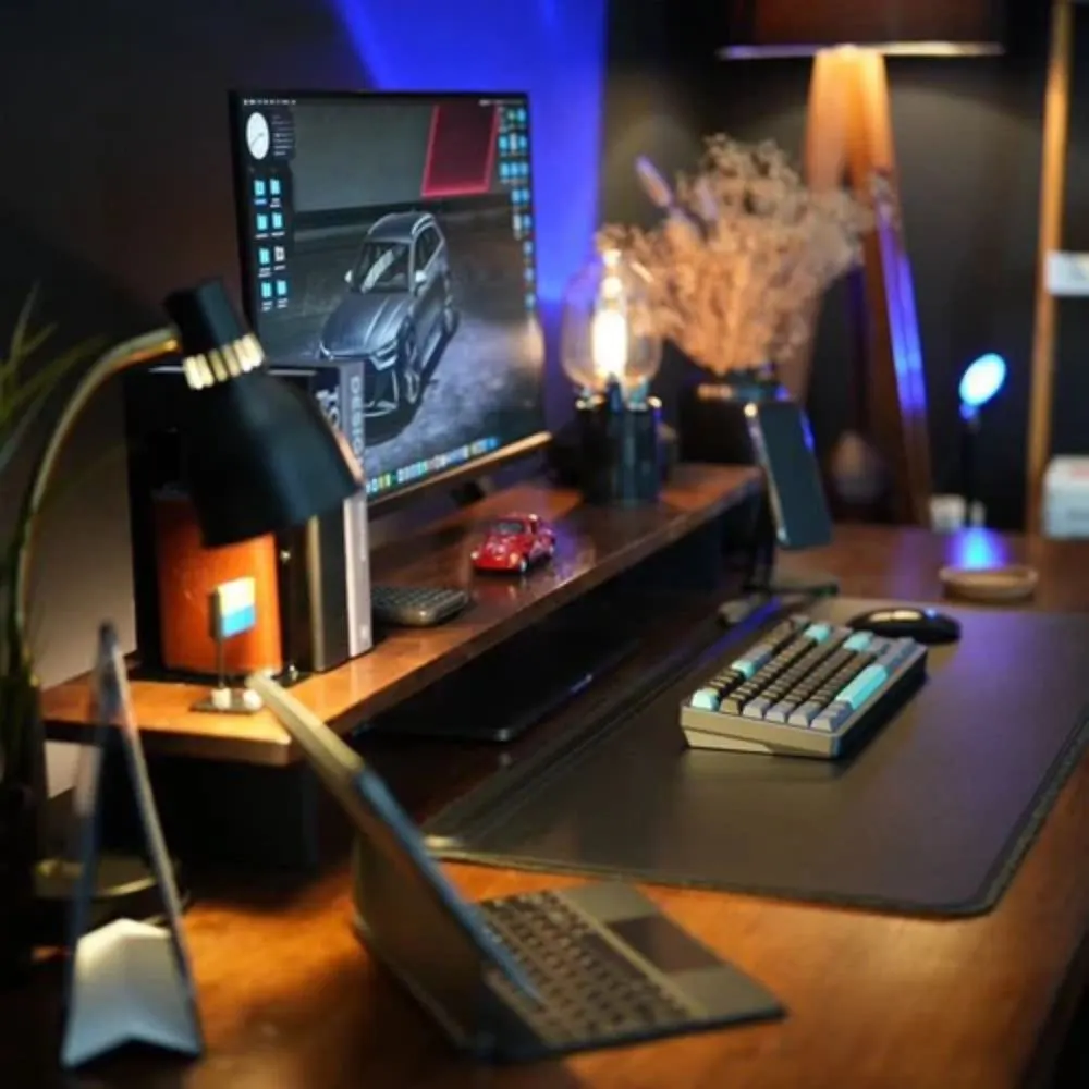Vel Oliver's workspace — content-creative setup, photo 4 of 4