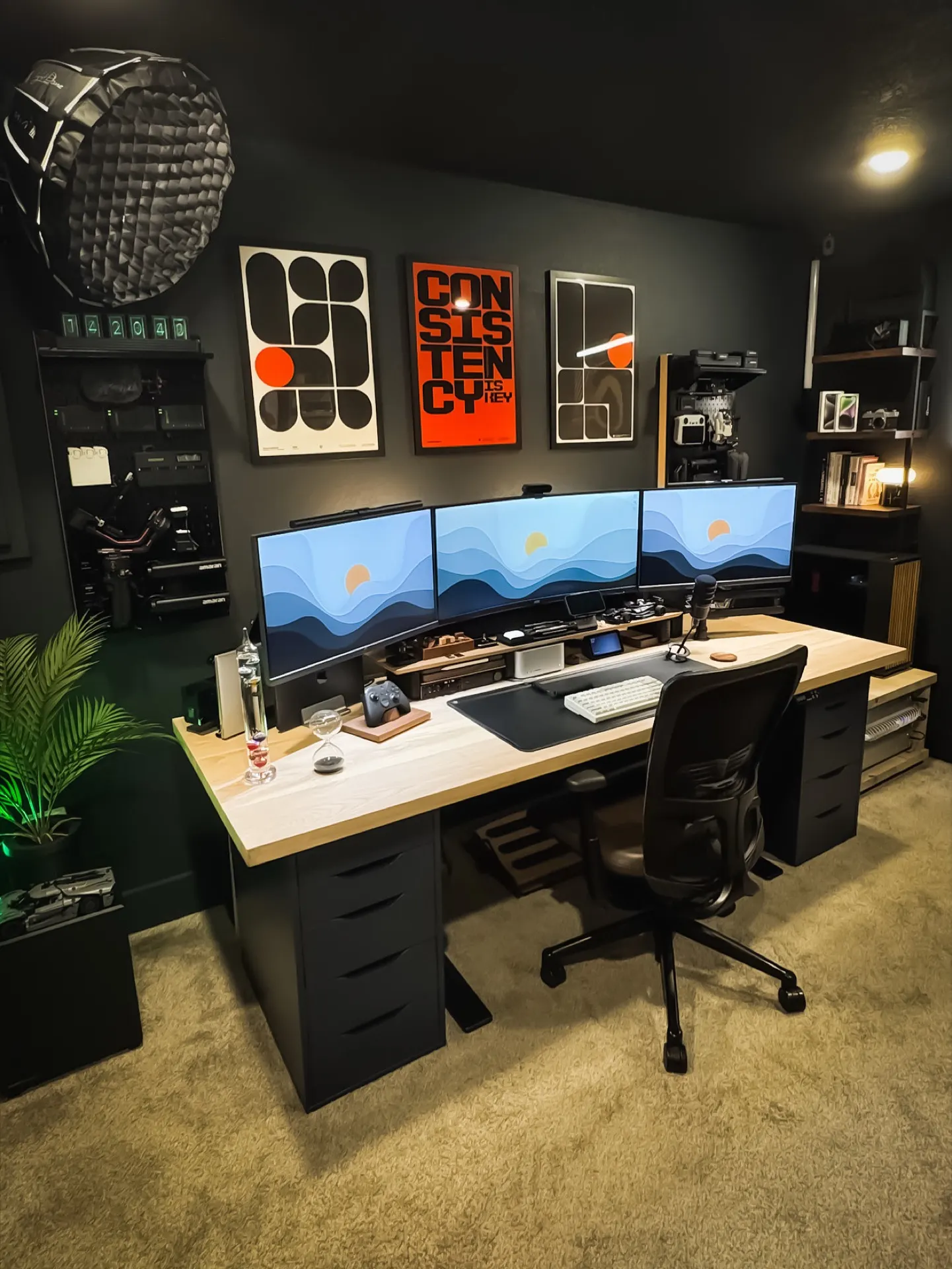 VividOwlMedia's workspace — study-everyday setup, photo 1 of 4
