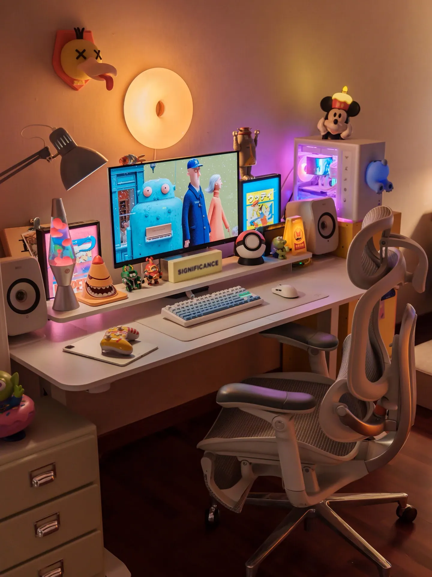 周末不在地球's workspace — gaming setup, photo 1 of 4