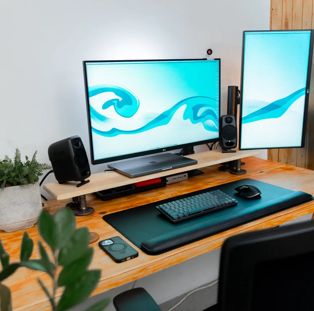 Woodley Lozamma's workspace — content-creative setup, photo 1 of 4