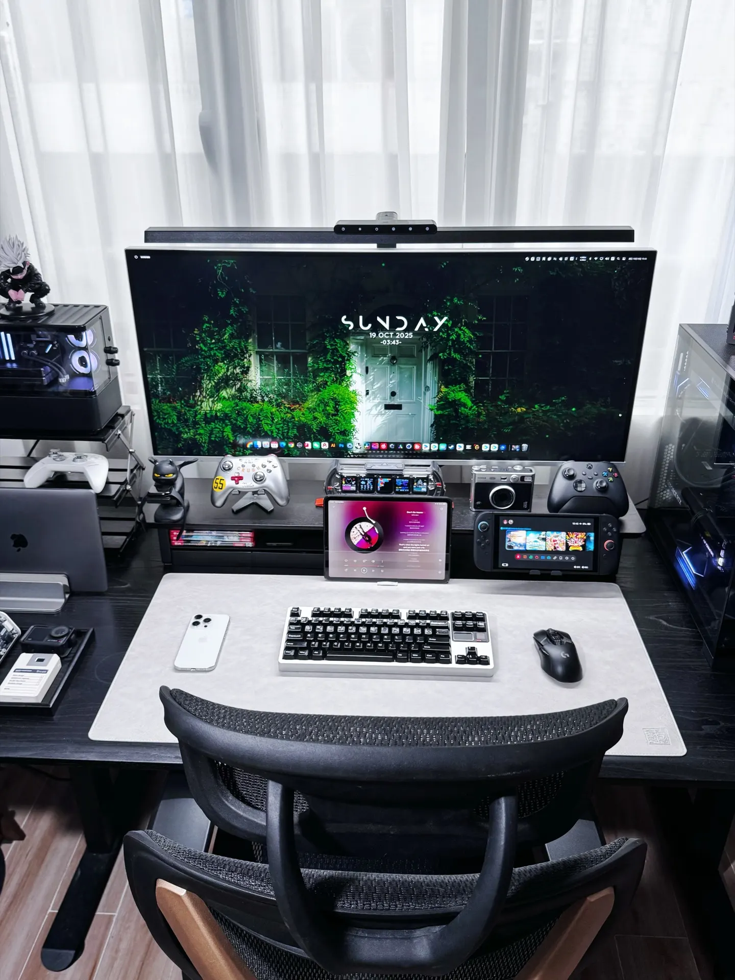 X-暗礁's workspace — gaming setup, photo 2 of 4