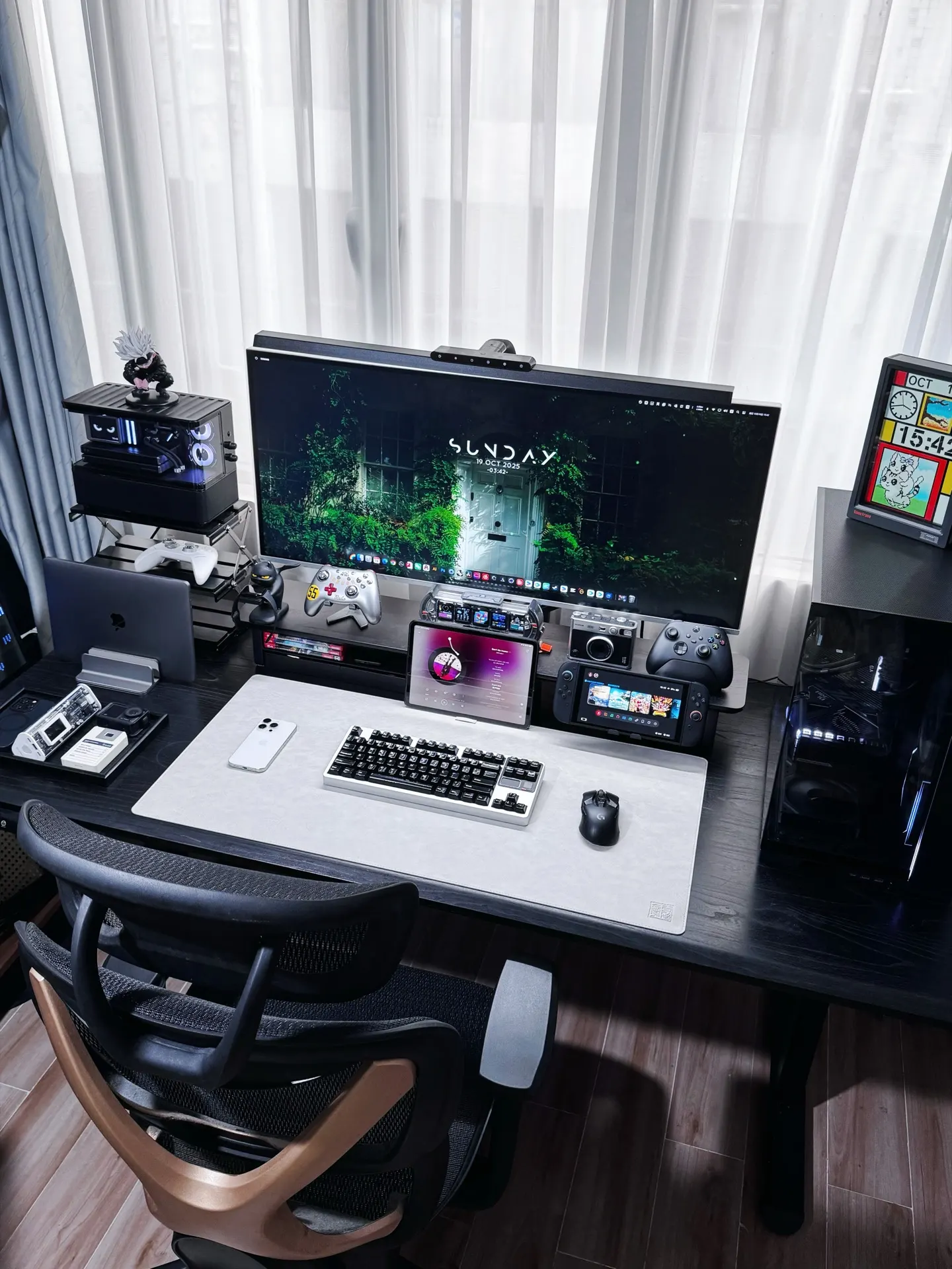 X-暗礁's workspace — gaming setup, photo 3 of 4