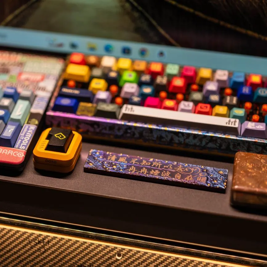 Xing Zhi's workspace — content-creative setup, photo 3 of 4