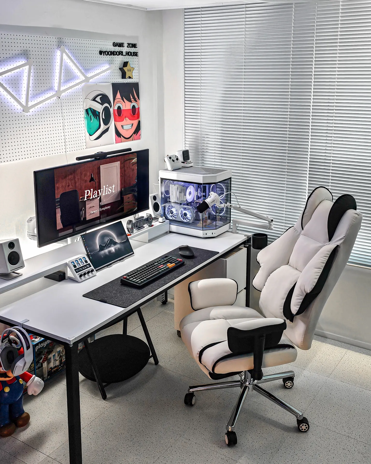 yoondori house's workspace — gaming setup, photo 1 of 4