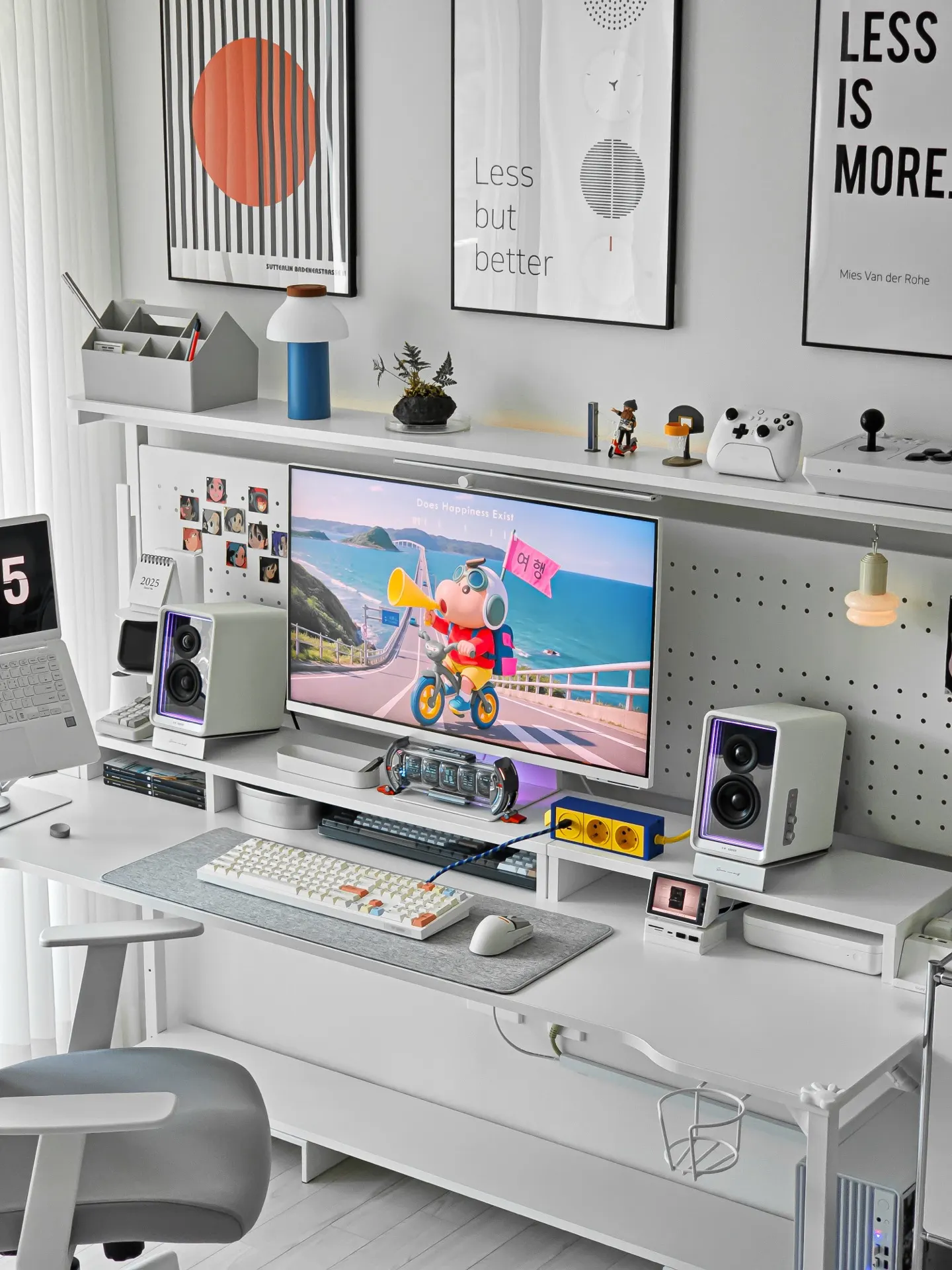 yoondori house's workspace — gaming setup, photo 2 of 4