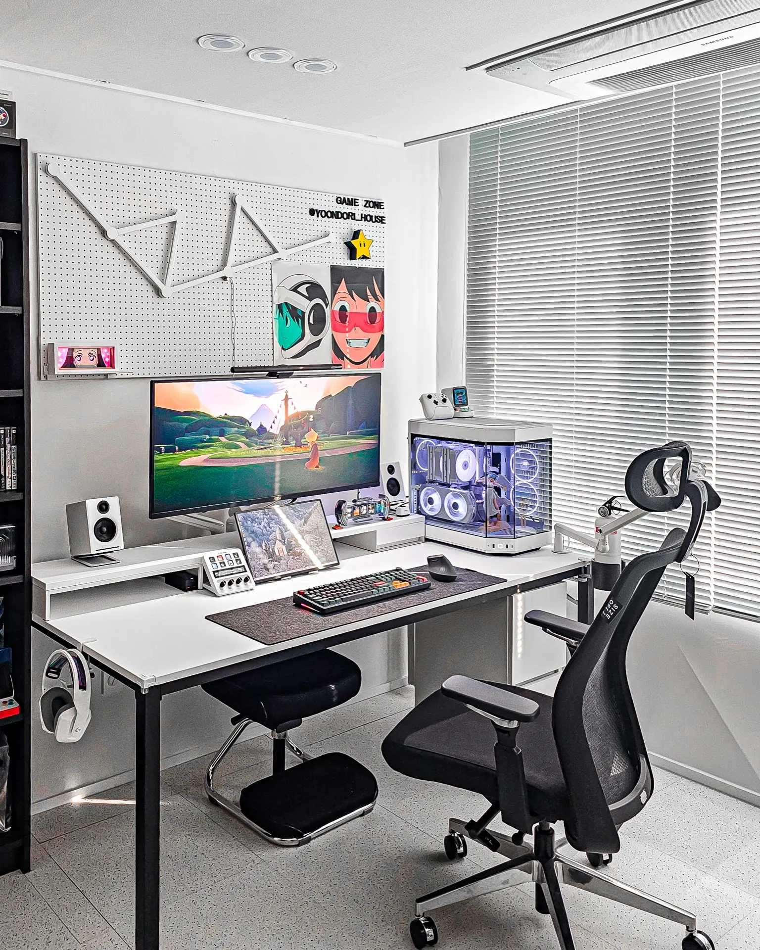 yoondori house's workspace — gaming setup, photo 3 of 4