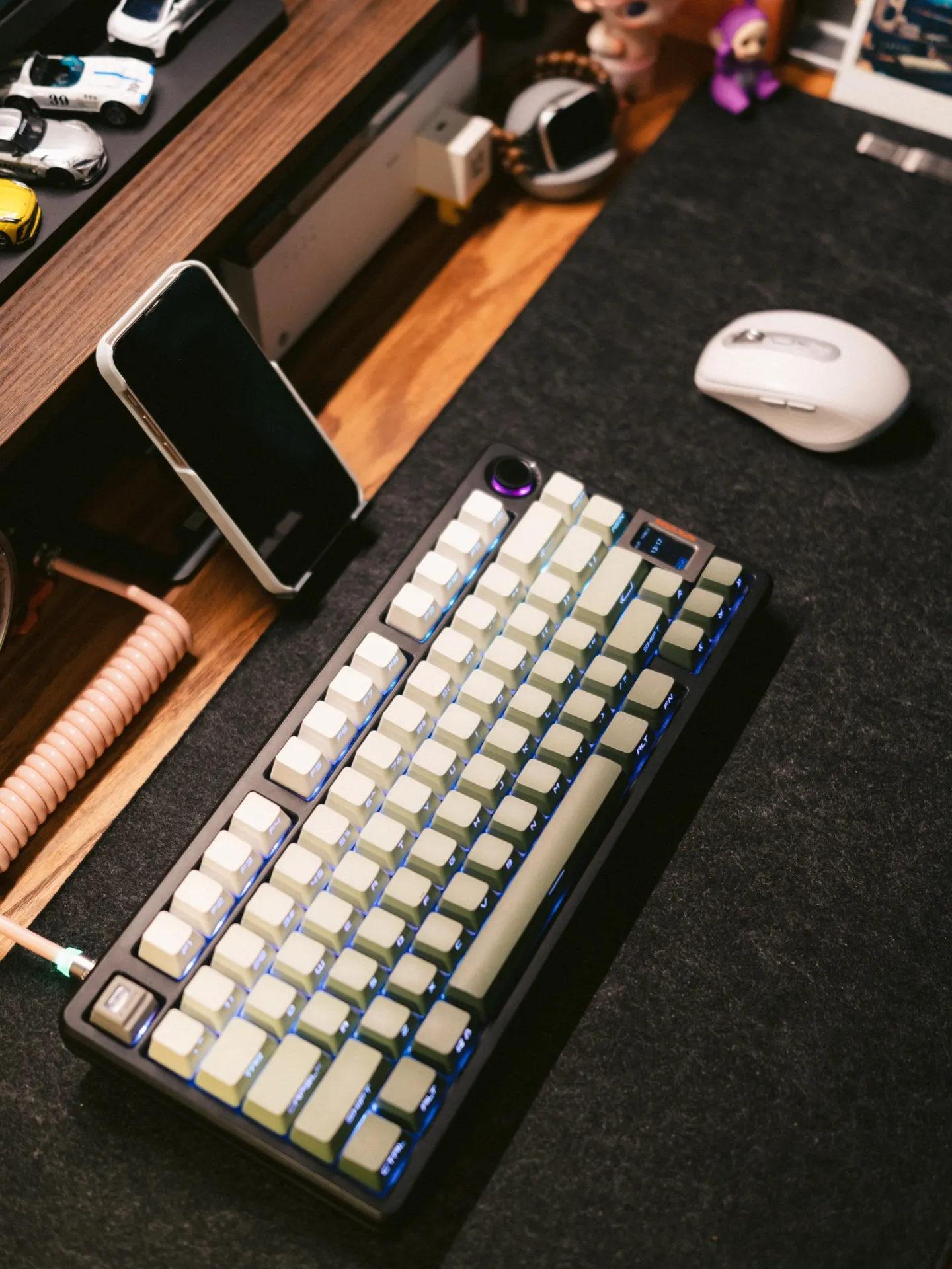 YUENIII's workspace — study-everyday setup, photo 2 of 4